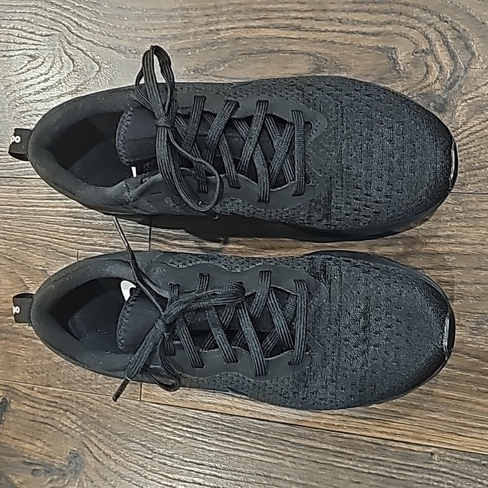 Women's in good condition Nike size 8.